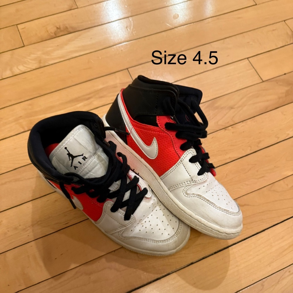 Jordan Kids White, bright orange / Red & Black Mid-Top Sneakers size 4.5